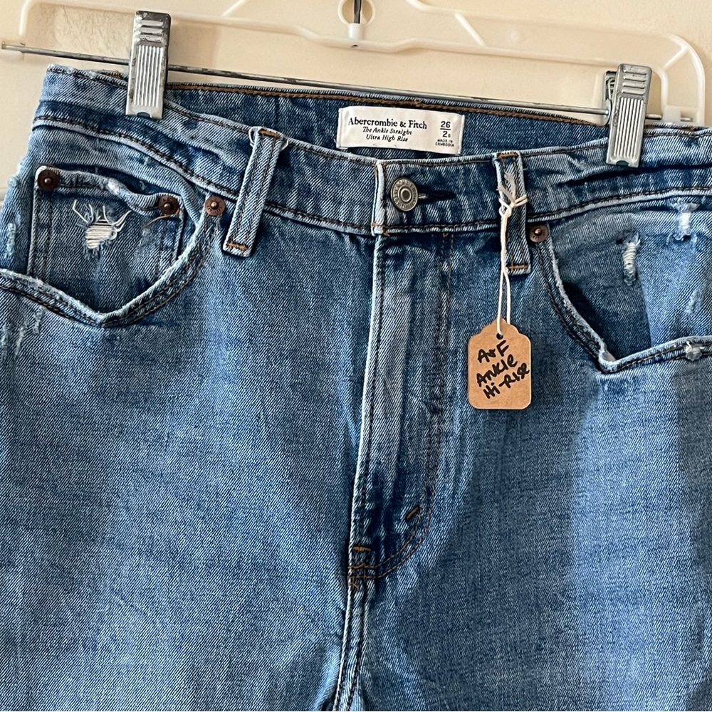 Abercrombie & Fitch Distressed Ankle Straight Hi-Rise Jeans Women’s Size 2 - Picture 6 of 16